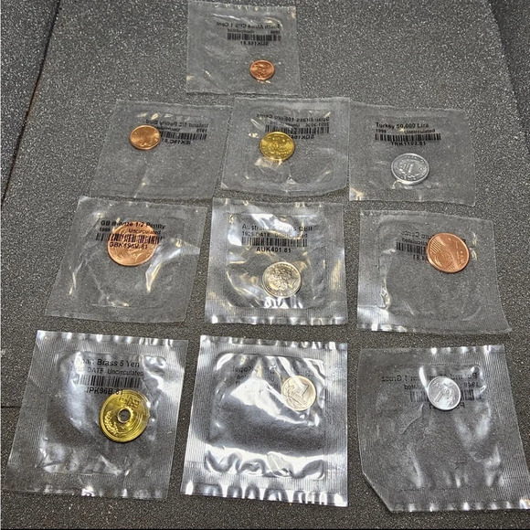 Mixed Lot Of 10 World Coins Uncirculated 1949-2006 Mixed Material And Countries - Picture 1 of 11